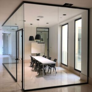 پارتیشن شیشه ای تک جداره فریم لس