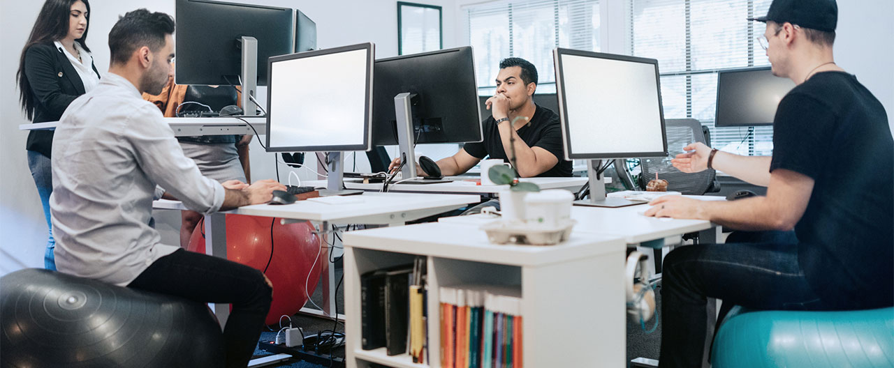 میز کار گروهی مدرن