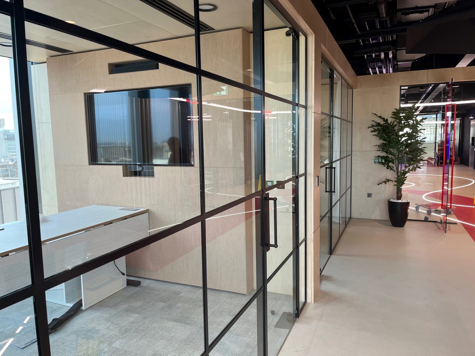 پارتیشن شیشه ای دوجداره